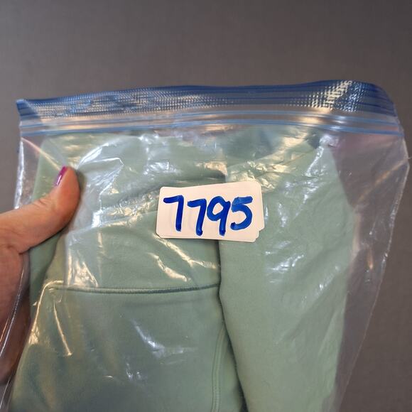 Nike Mint Green Leggings - Picture 8 of 8